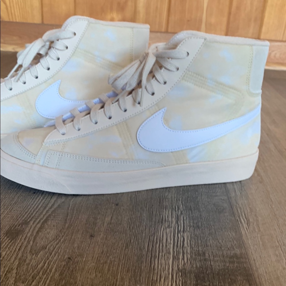 Nike high top Derek Henry brand new shoes RARE